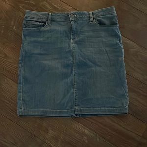 Denim Skirt Medium/Light Wash